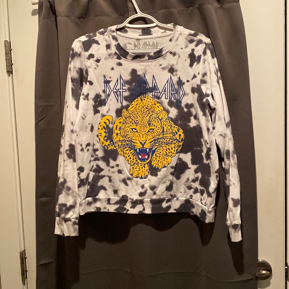 Def Leppard Long Cropped Crew